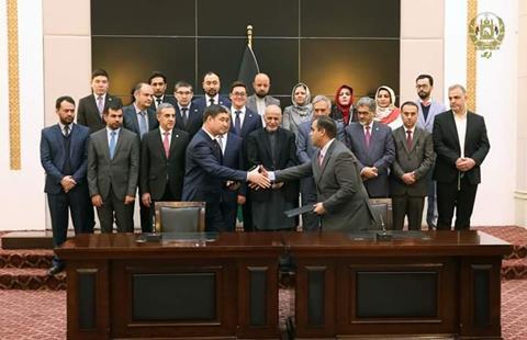 A contract for the design and construction of the first phase of the fourth section of the railway being built to link Khaf in Iran with Herat province has been signed by the Afghanistan Railway Authority and Kazak company Integra Construction.