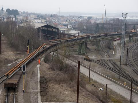 The exceptional load was transported by rail from Luxembourg to Germany.