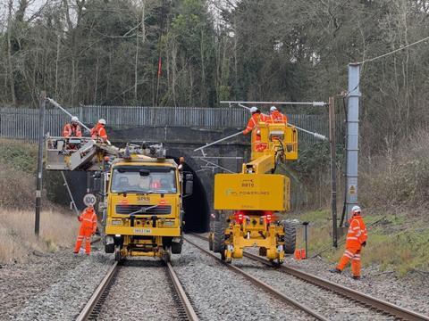 SPL Powerlines teams successfully completed planned works in the South of Bedford OLE 125 Compatibility Project