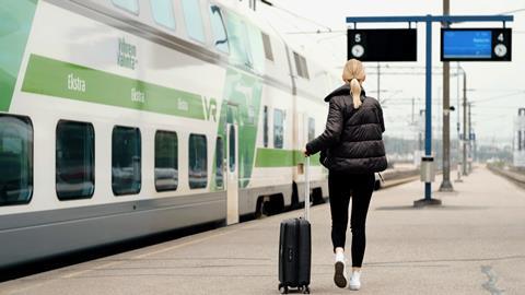 VR passenger on platform (Photo VR Group)