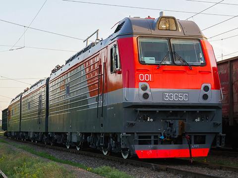 The first 3ES5S electric freight locomotive produced by Transmashholding’s Novocherkassk Electric Locomotive Works has started 5 000 km of test running at the VNIIZhT  circuit at Shcherbinka.