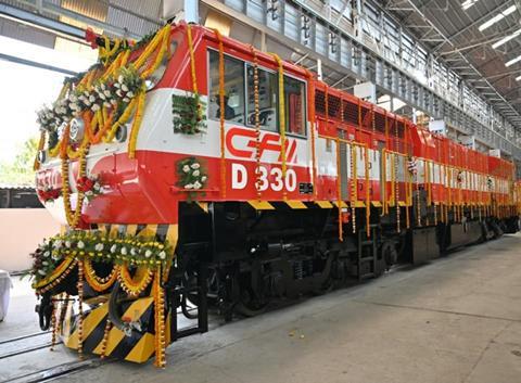 Indian-built locomotive for Mozambique's CFM