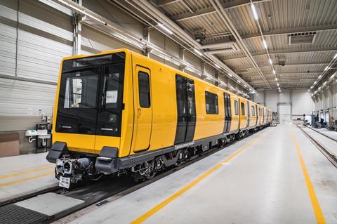 Stadler unveils Berlin s JK small profile U Bahn cars Metro