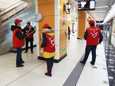 tn_cn-harbin_metro_cleaning.jpg