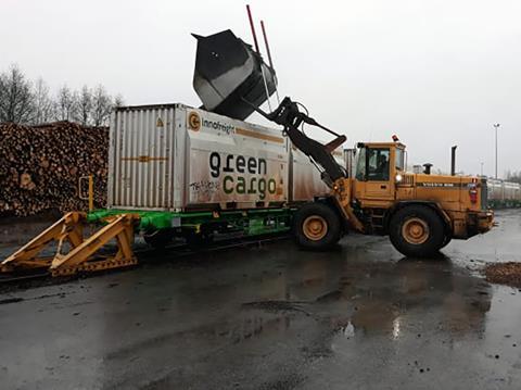 Mellanskog has awarded Green Cargo a contract to transport containerised woodchips which previously moved by road.