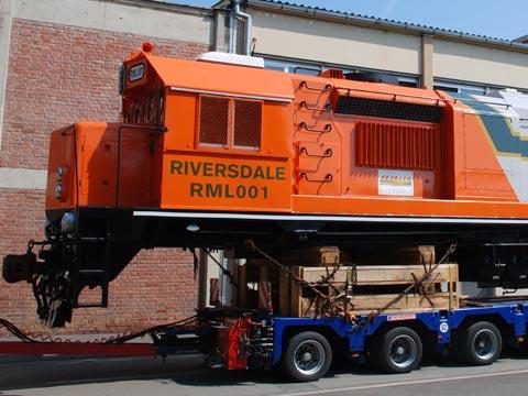 Riversdale Mining GT26CW diesel locomotive (Photo: Toma Bacic).