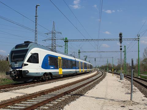 Regular electric services on the Budapest – Esztergom route began on April 9 (Photo: Benjámin Zelki).