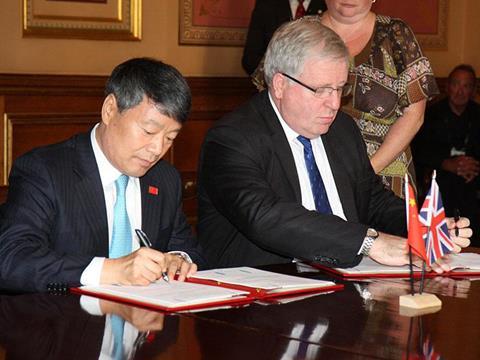 The MOU was signed by UK Transport Secretary Patrick McLoughlin and Xu Shaoshi, Chairman of China's National Development & Reform Committee.
