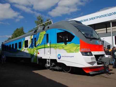 A two-car Class EP2D electric multiple-unit designed for lightly-used lines was exhibited by Transmashholding’s DMZ at the Expo 1520 trade fair in Shcherbinka.