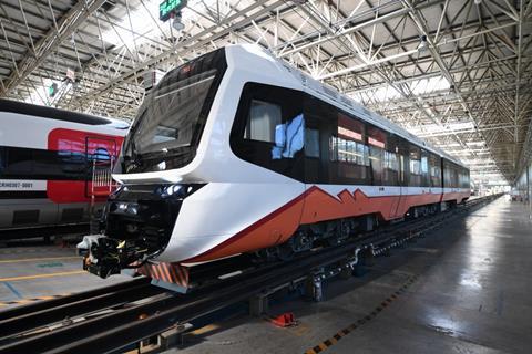 CRRC Tangshan has unveiled the first of two articulated battery railcars to operate solar-powered tourist trains through the Quebrada de Humahuaca World Heritage site in northwest Argentina.