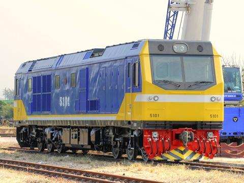 State Railway of Thailand's first two CSR Qishuyan SDA3 locomotives were unloaded at the port of Laem Chabang on January 4.