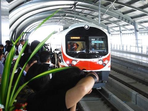 tn_th-bangkok-airport-testtrain_01.jpg